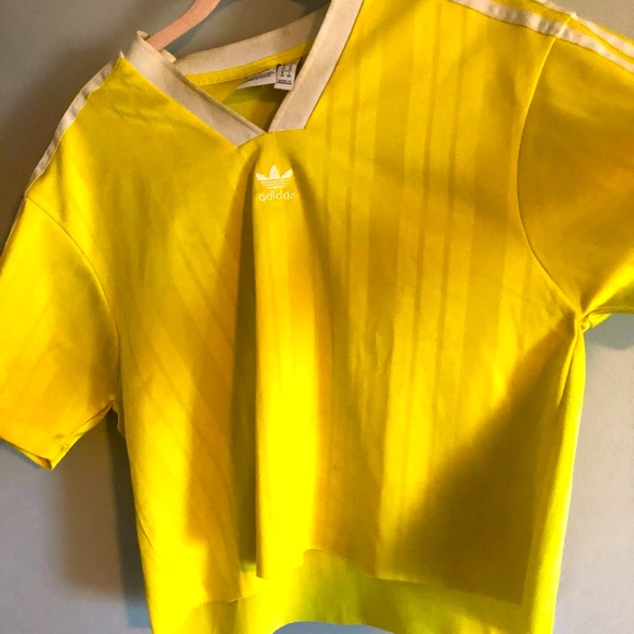 Cropped adidas workout top. - Picture 1 of 3